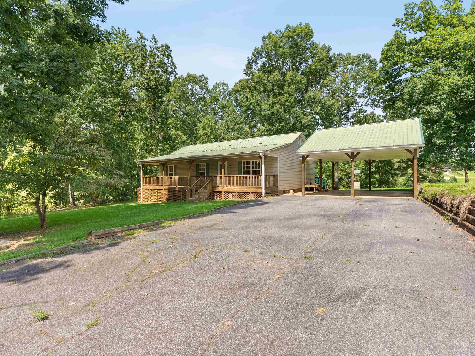 Property Photo:  300 Cooley Road  SC 29322 