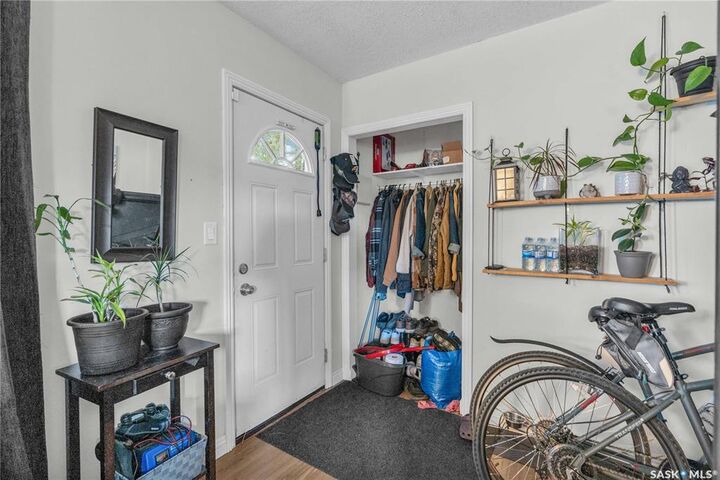 Property Photo:  302 M Avenue N  SK S7L 2S5 