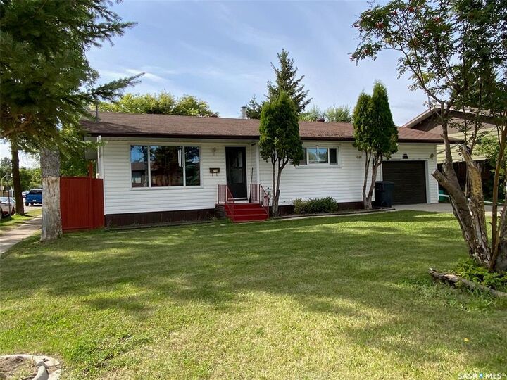 Property Photo: 270 Sixth Avenue N SK S3N 0Y7