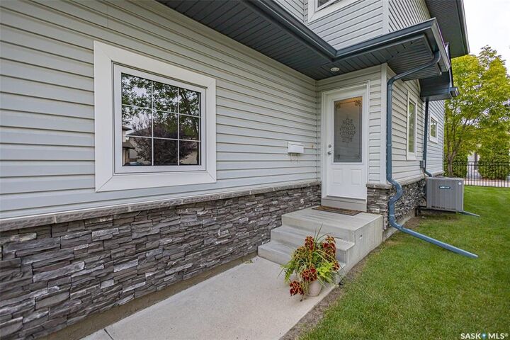 Property Photo:  110 Dulmage Crescent 6  SK S7T 0C7 