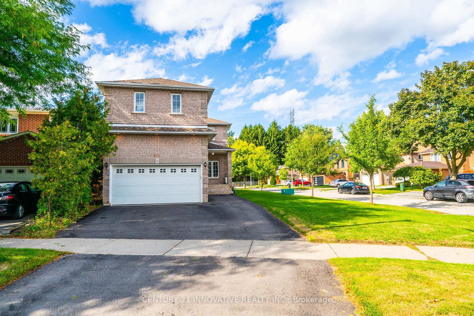 Property Photo: 2476 Linwood Street ON L1X 2N8