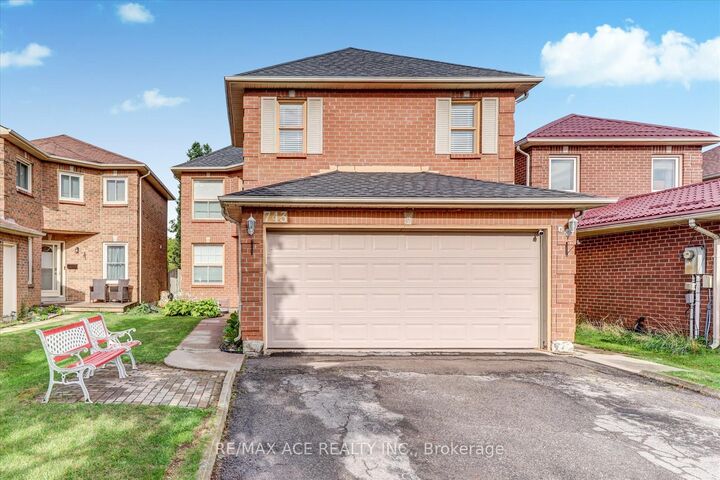 Photo de la propriété: 743 Aspen Road ON L1V 3P4