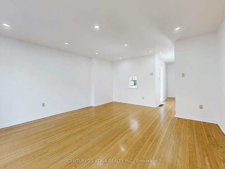 Property Photo: 32 Sentinel Road 8 ON M3M 2Y8