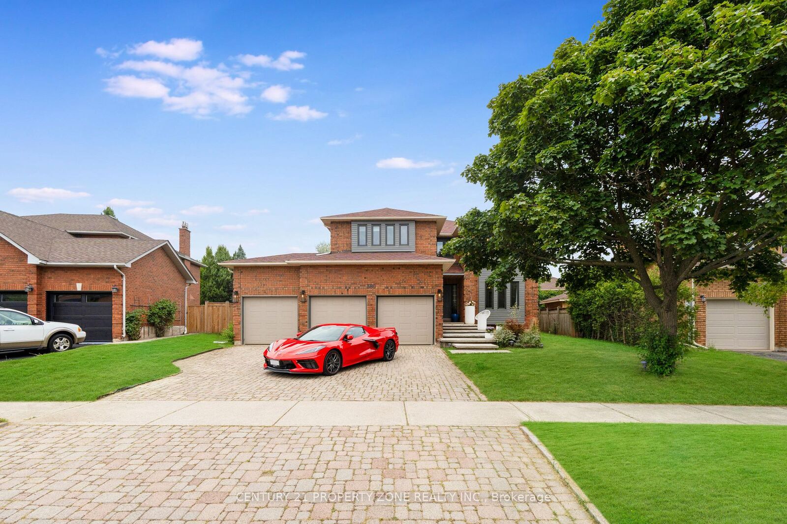 Property Photo: 380 Summerchase Drive ON L6H 5T7