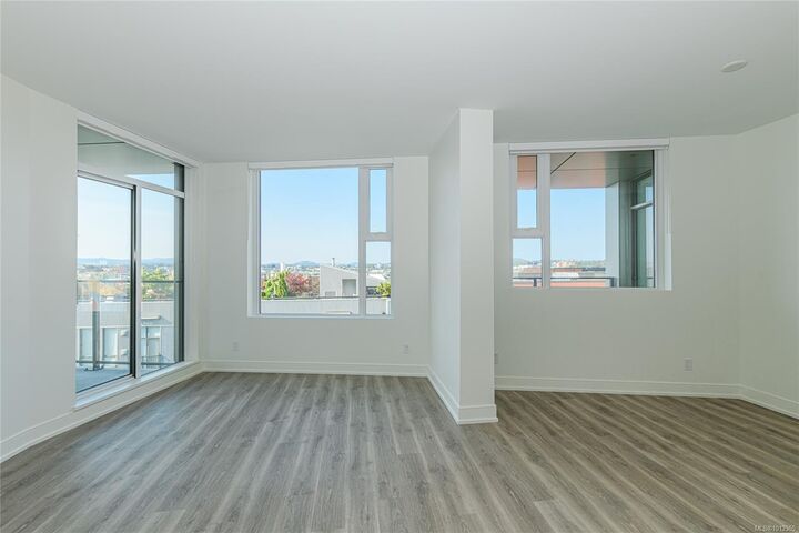 Property Photo: 1628 Store St 905 BC V8W 0H1