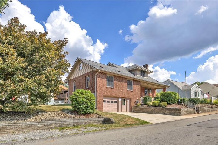 Property Photo: 2426 Cronemeyer Ave PA 15212