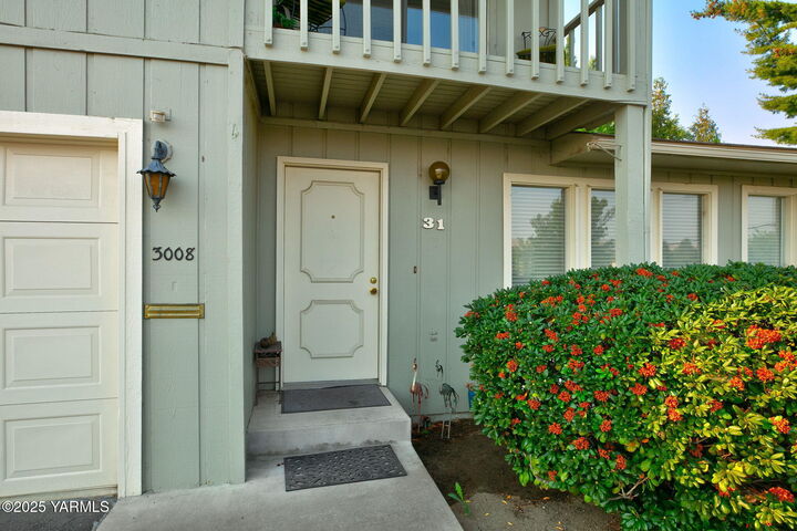 Property Photo:  3008 Englewood Ave 31  WA 98902 