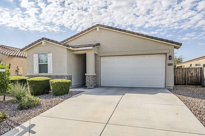 Property Photo:  301 W Pelipa Drive  AZ 85140 