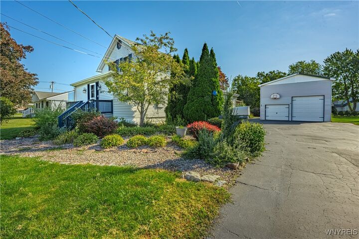 Property Photo: 1049 Nash Road NY 14120