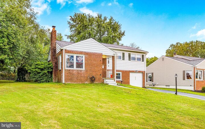 Property Photo:  2270 Saint James Drive  DE 19808 