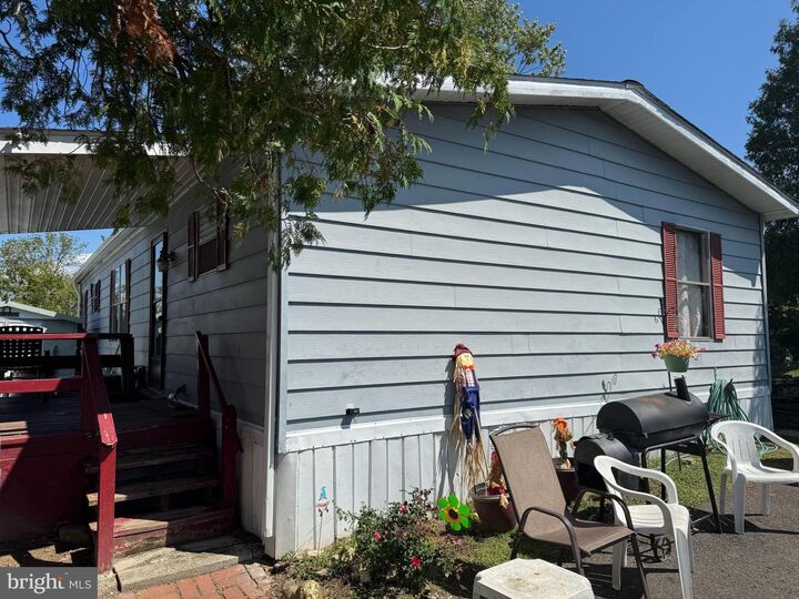 Property Photo:  152 Hillside Court  PA 19454 