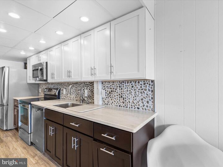 Property Photo:  9 130th Street 106  MD 21842 