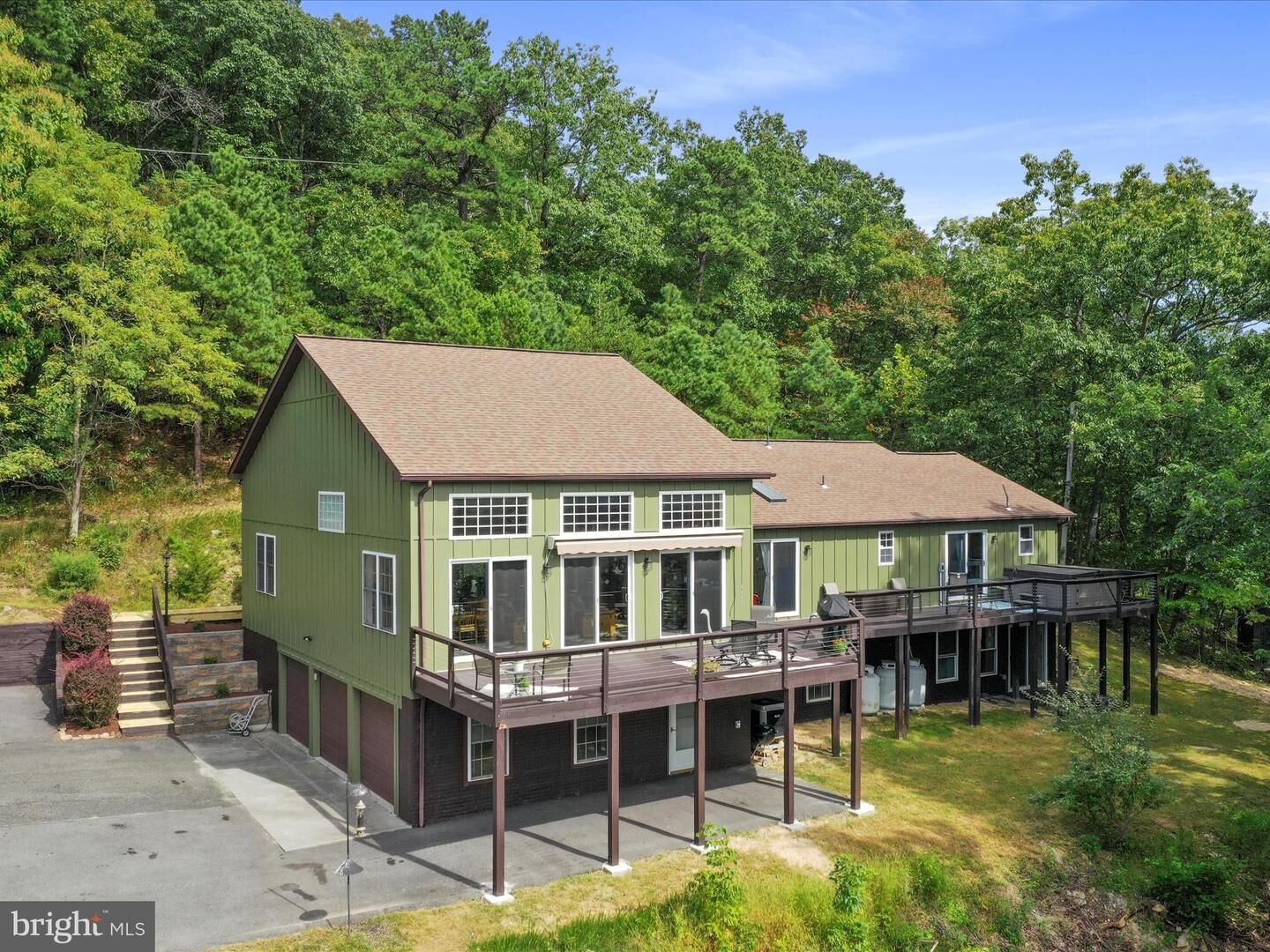 Property Photo: 1195 Applewood Drive VA 22630