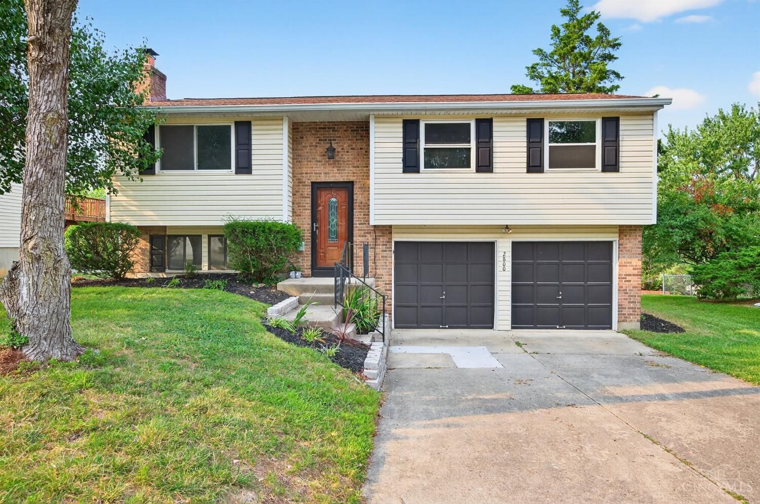 Property Photo: 2800 Mapletree Court OH 45236