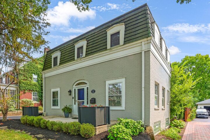 Property Photo: 155 E North Broadway Street OH 43214