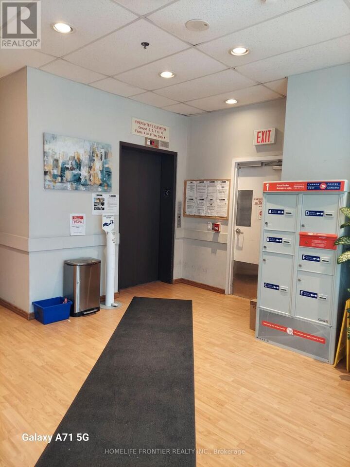 Property Photo:  15 Maplewood Avenue 911  ON M6C 4B4 