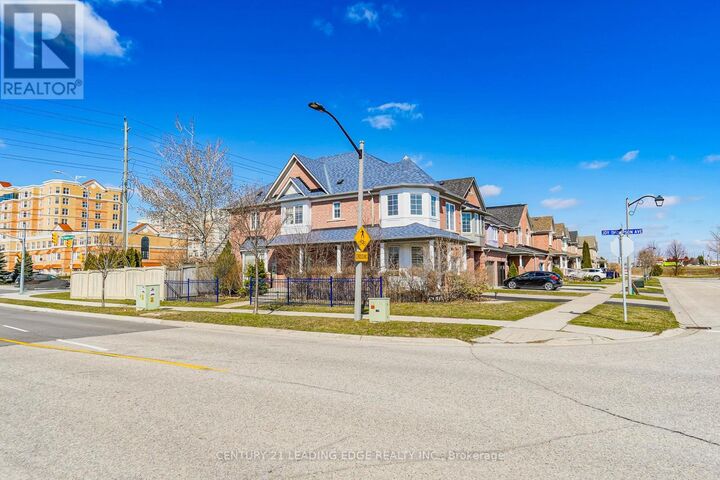 Property Photo:  2 Oglevie Drive  ON L1R 2Y4 