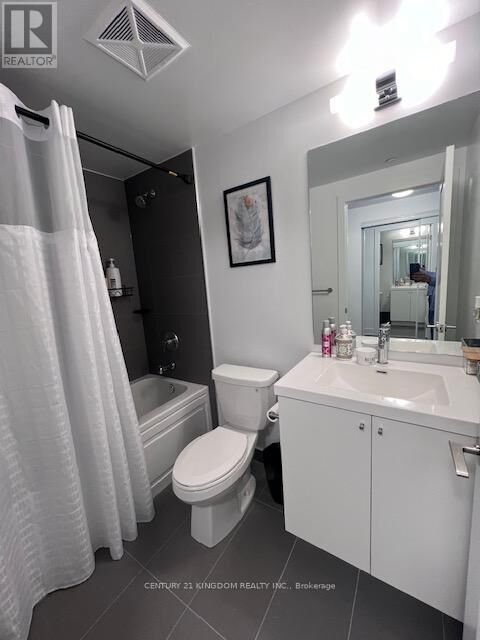 Property Photo: 2545 Simcoe Street North 1505 ON L1L 0W3