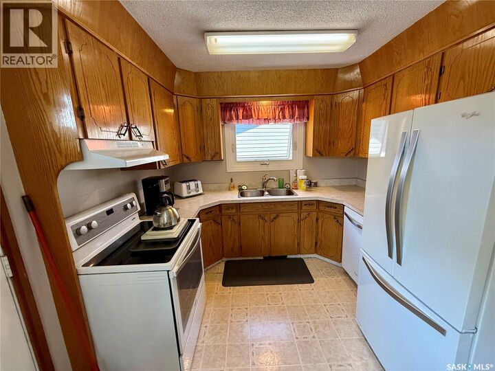 Property Photo: 110 Rothwell Crescent SK S4N 1R6