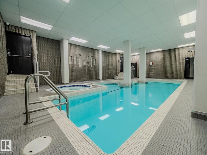Photo de la propriété:  10160 115 Street NW 1403  AB T5K 1T6 