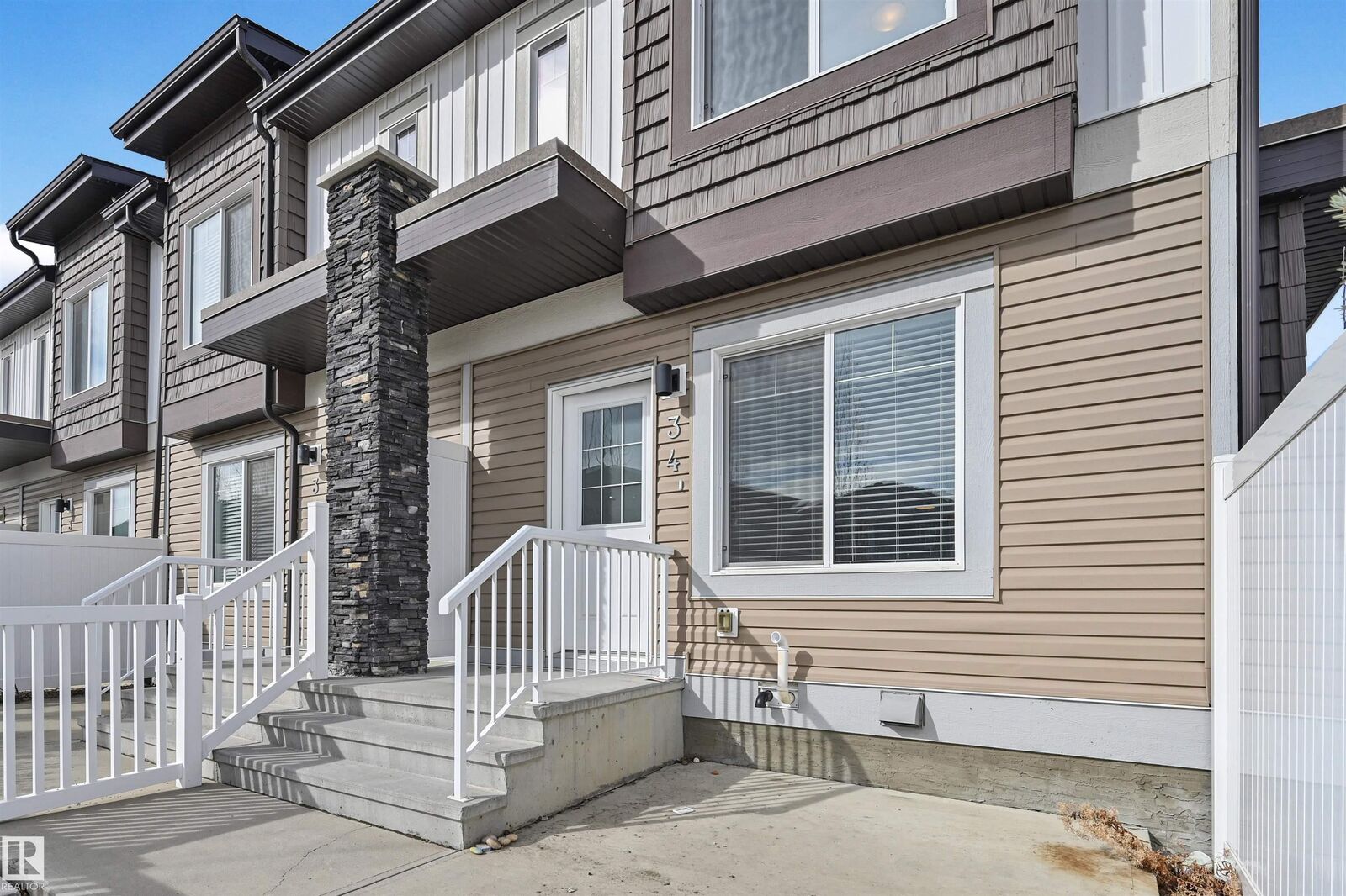 Property Photo: 2215 24 Street NW 34 AB T6T 1A6
