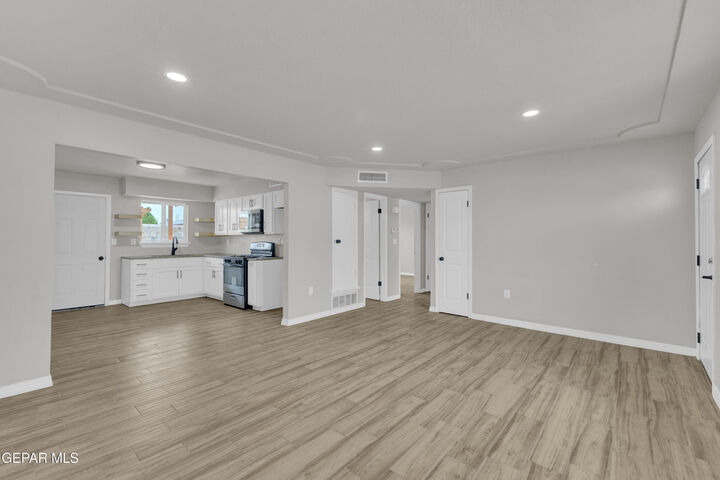 Property Photo:  9240 Sorbonne Drive  TX 79907 