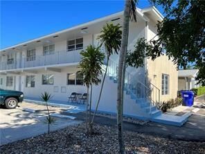 Property Photo:  4652 Poinciana St 2  FL 33308 