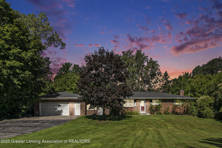 Property Photo: 1822 S Michigan Road MI 48827