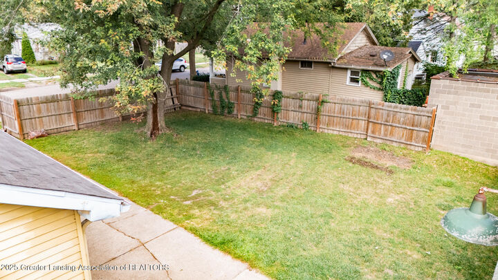 Property Photo:  425 S Hayford Avenue  MI 48912 