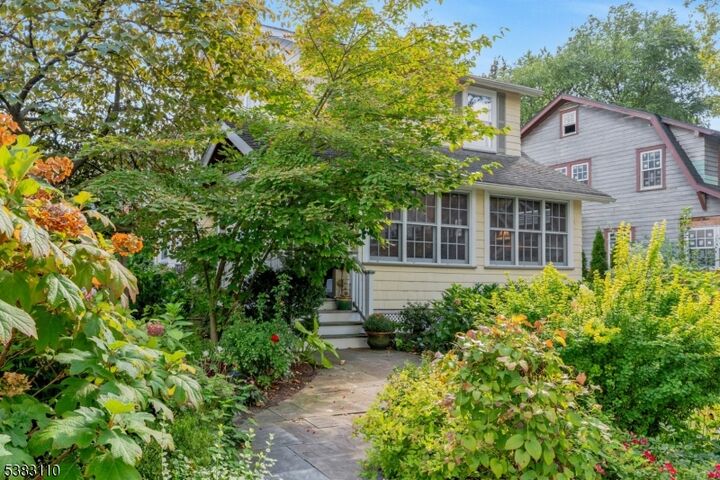 Property Photo:  1 Laurel Pl  NJ 07028 
