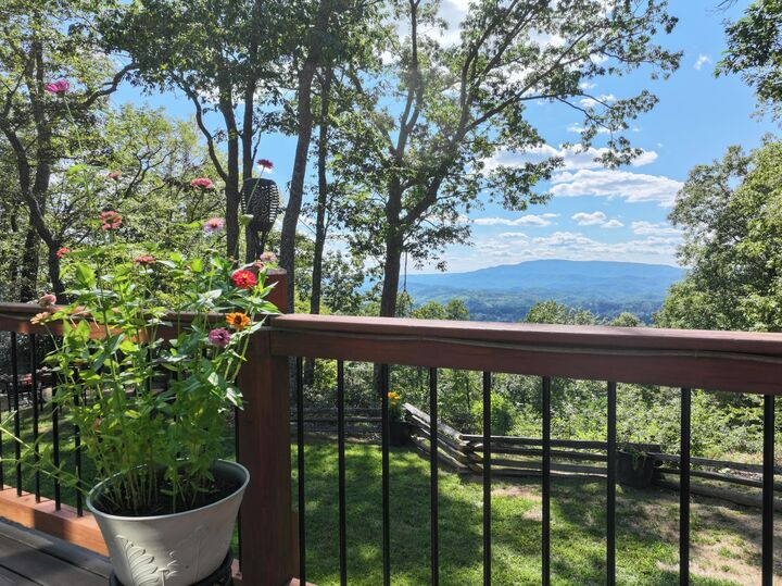Property Photo: 709 Asbury Trace WV 24901