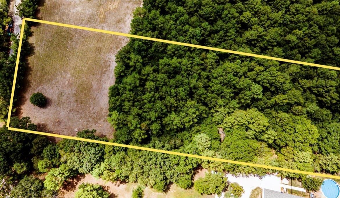 Property Photo:  19 Whispering Pines Road  TX 77358 