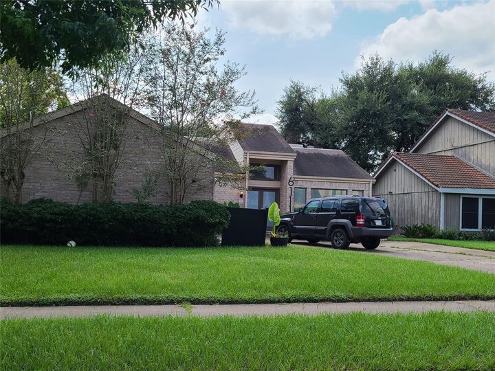 Property Photo: 6111 Ogden Forest Drive TX 77088
