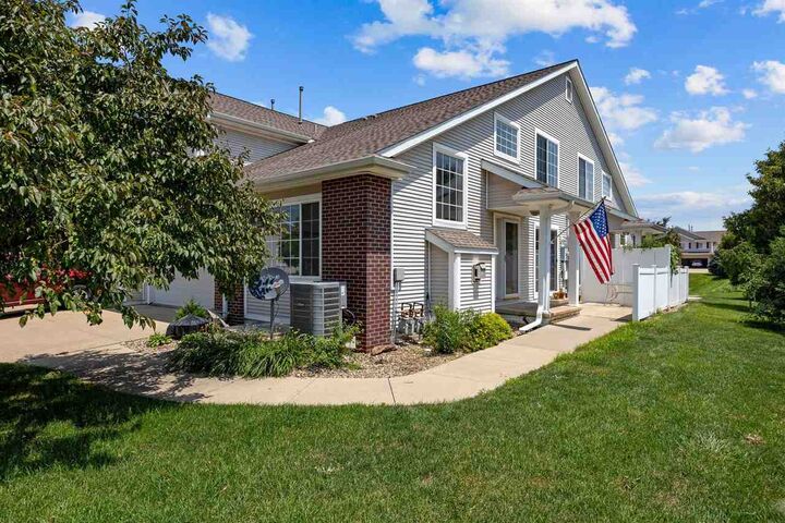 Property Photo:  1167 74th St NE  IA 52402 
