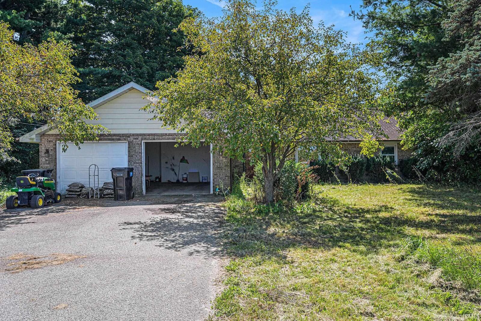 Property Photo: 31118 US Highway 20 Highway IN 46552-8438