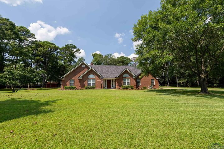 Property Photo:  511 Trailridge Cir  TX 75650 