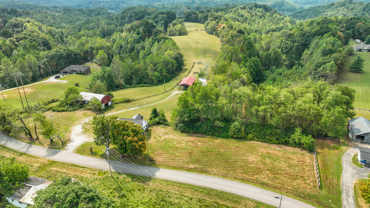 Property Photo:  242 Lodge Hall Road  KY 40447 