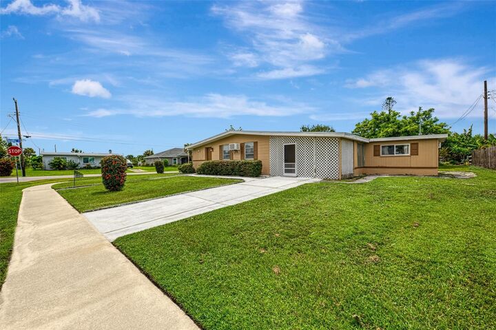 Property Photo: 5289 La Copa Street FL 34287