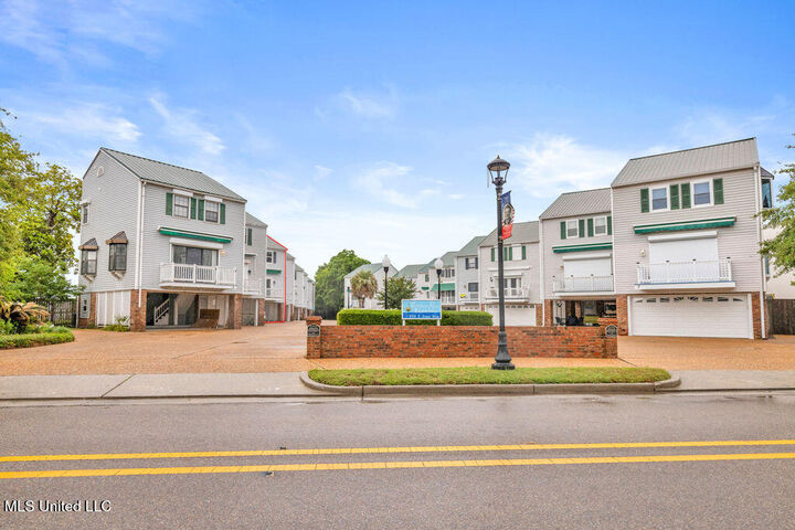 Property Photo:  255 E Scenic Drive  MS 39571 