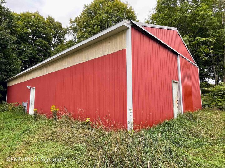 Property Photo: 10760 S Winn Road MI 48883