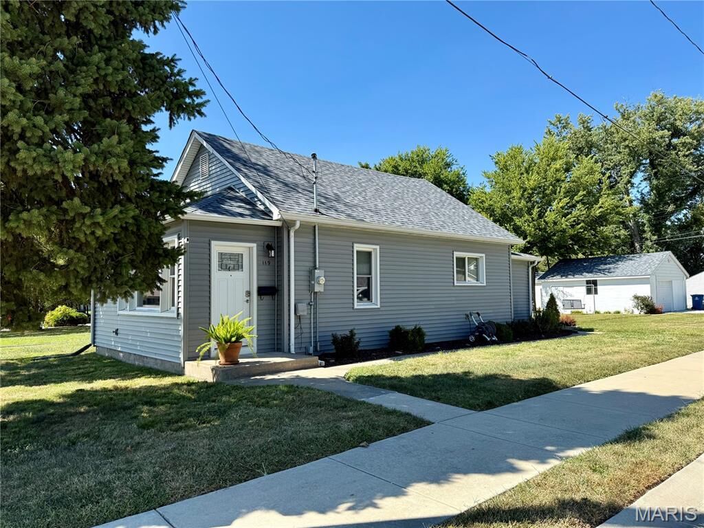 Property Photo:  119 5th Avenue  IL 62025 