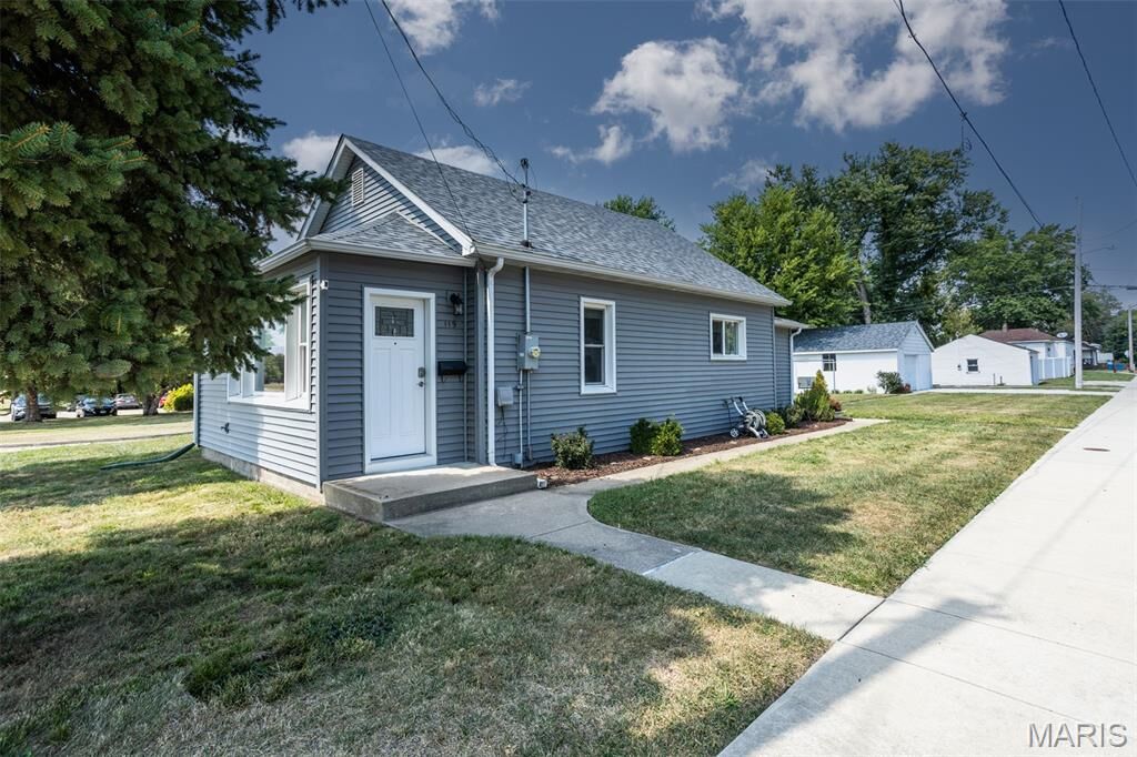 Property Photo:  119 5th Avenue  IL 62025 