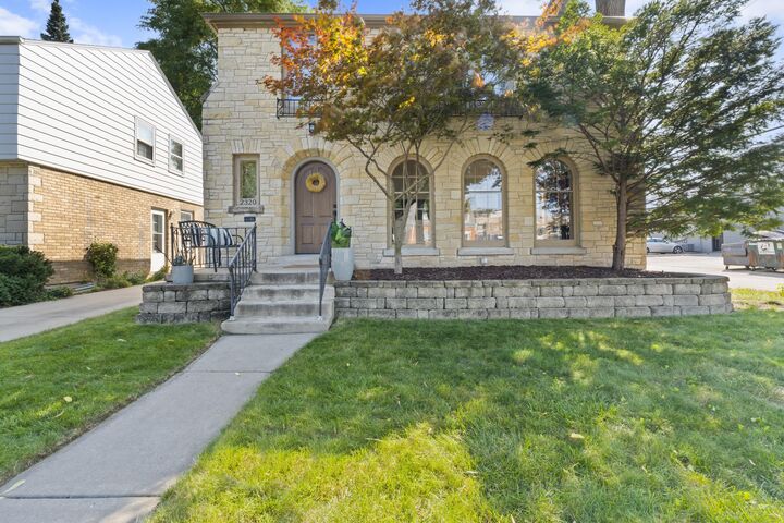 Property Photo:  2320 N 89th St  WI 53226 