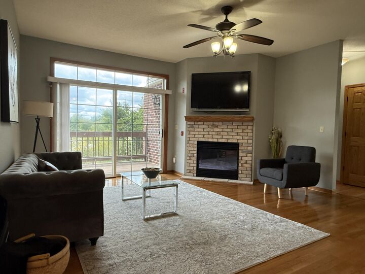 Property Photo: 7913 S Scepter Dr 8 WI 53132