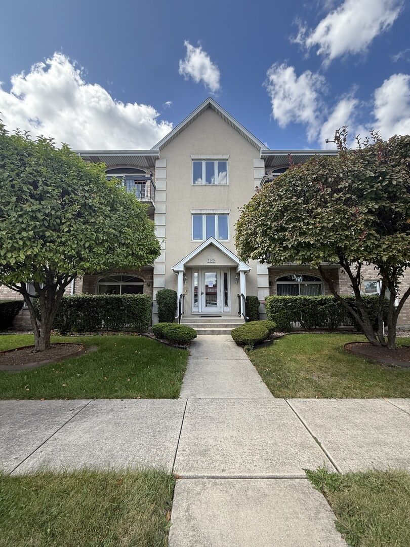 Property Photo:  7900 S Nagle Avenue 1S  IL 60459 