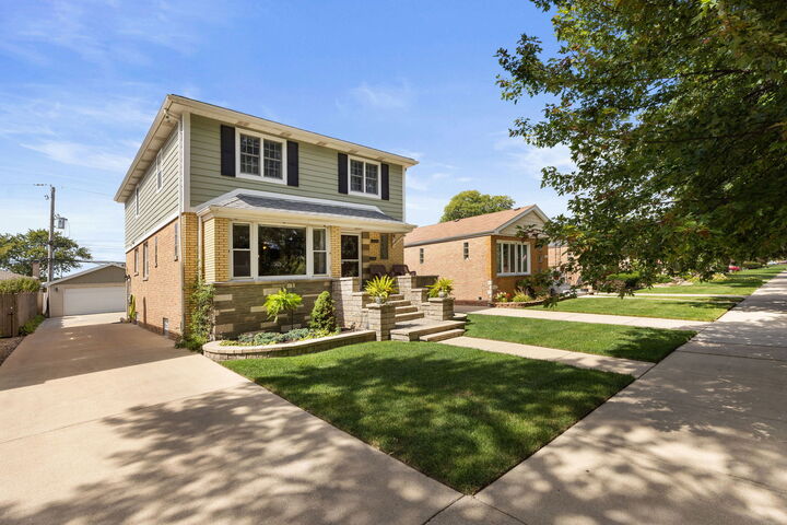 Property Photo:  10240 S Whipple Street  IL 60655 