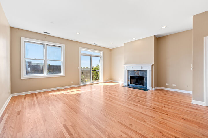 Property Photo: 4603 N Racine Avenue 403 IL 60640
