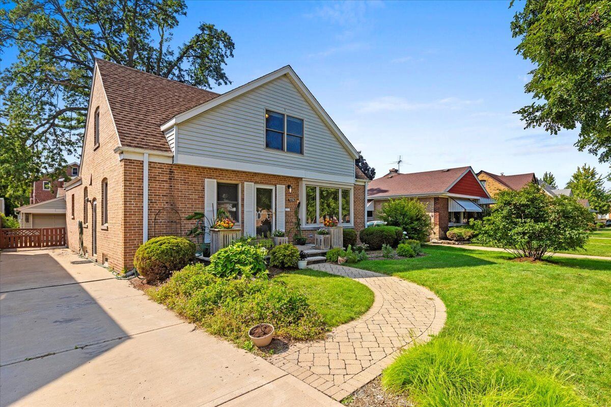 Property Photo:  7236 N Olcott Avenue  IL 60631 