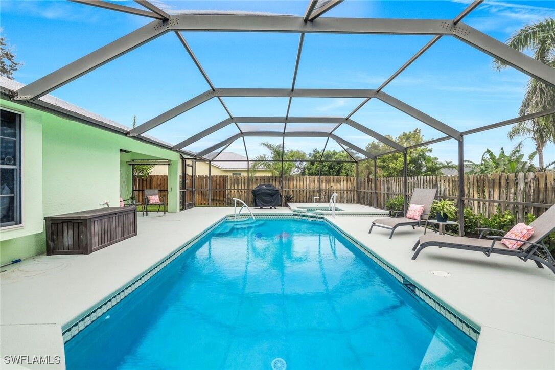 Property Photo:  45 Wickliffe Drive  FL 34110 