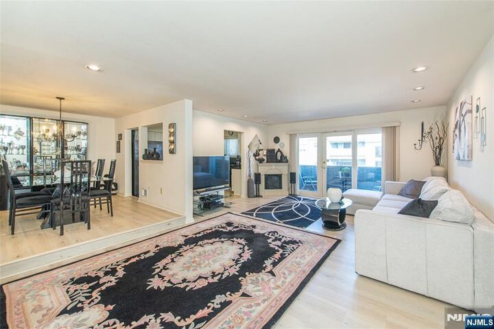 Property Photo:  5 Domessina Lane E1  NJ 07006 